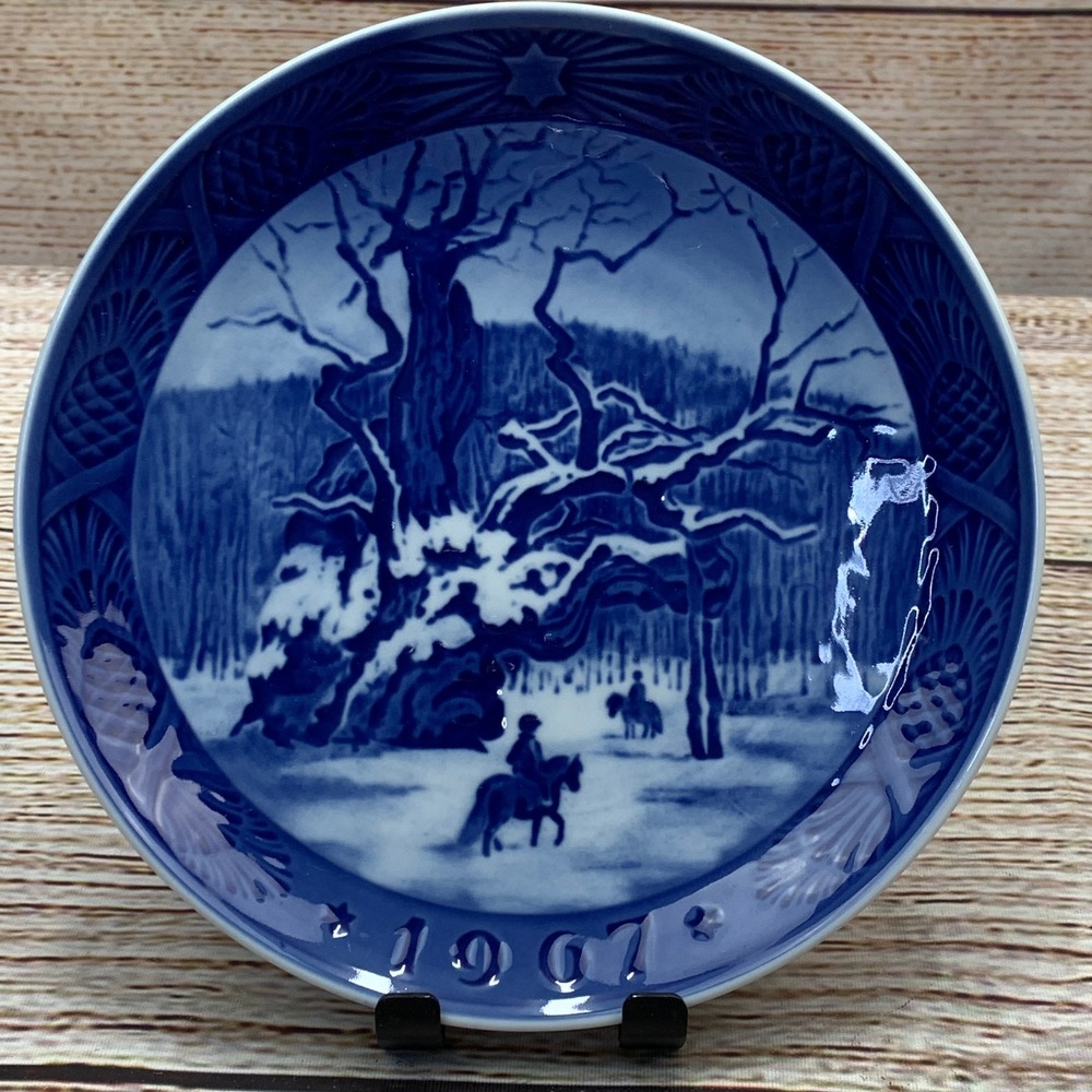 Royal Copenhagen Kai Lange Kongsegen The Royal Oak 1967 7" Collector Plate